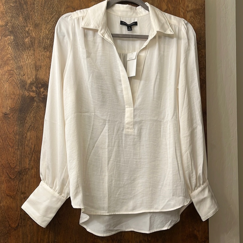 NWT Banana Republic Women’s Creamy White Blouse, size small
